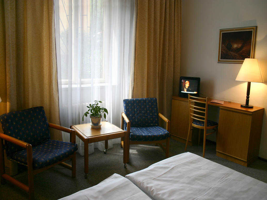 Ea Hotel Jasmin Prague Room photo